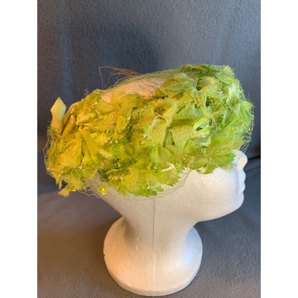 Ladies Light Green Flower and Velvet Bow Hat Union Made Vintage - Picture 4 of 9